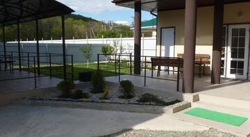Фото номера Бунгало с 2 спальнями Гостиница Guest House Solnechny Briz г. Сукко 7