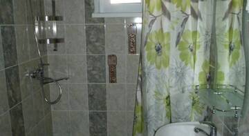Фото номера Люкс с 1 спальней Гостиница Guest House Solnechny Briz г. Сукко 2