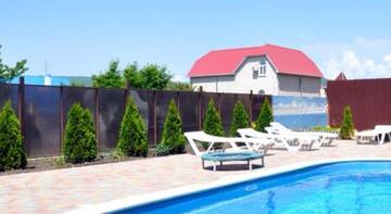 Фото номера Номер с кроватью размера &quot;queen-size&quot; и видом на бассейн Гостиница Guest House Vizit г. Сукко 5