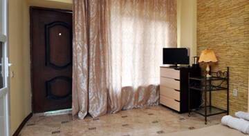 Фото номера Номер с кроватью размера &quot;queen-size&quot; и видом на бассейн Гостиница Guest House Vizit г. Сукко 6