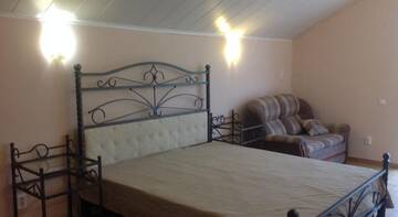 Фото номера Стандартный трехместный номер Гостиница Guest House Vizit г. Сукко 5